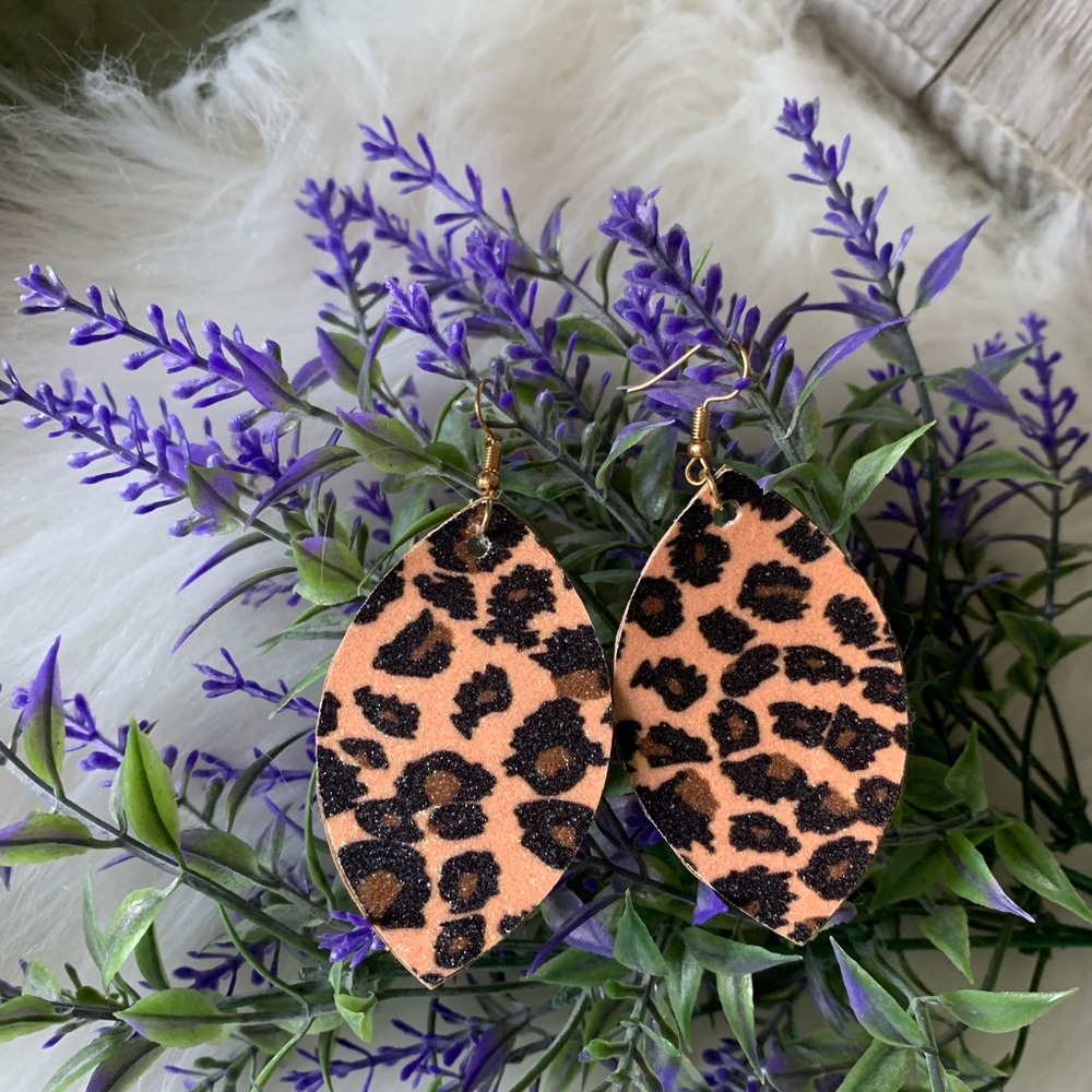 NWT Cheetah Shimmer Faux Leather & Cork Earrings - Picture 5 of 7